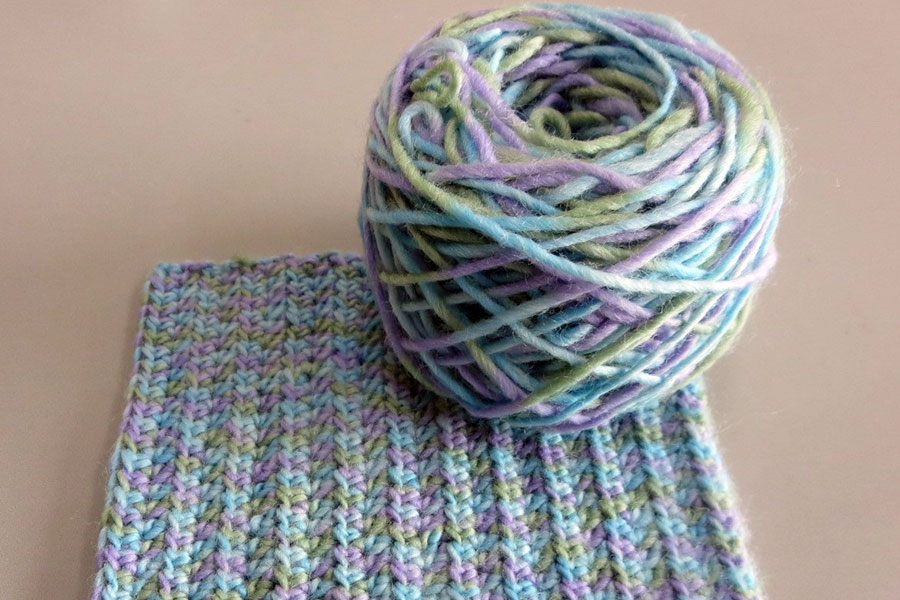 編み物/ウールの糸で編んだコースター